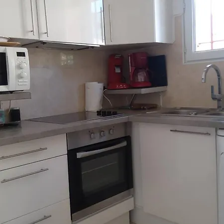 Apartment F2 Ensoleille Avec Terrasse Et Parking, Proche Des Thermes Et Centre-ville - Fr-1-703-178 Amelie-les-Bains-Palalda